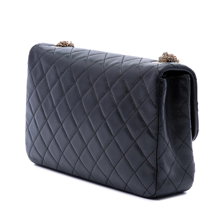 Chanel Matelassé Westminster Perle à rabat Moyen Cuir d'agneau Noir – vue 2 – GABY PARIS