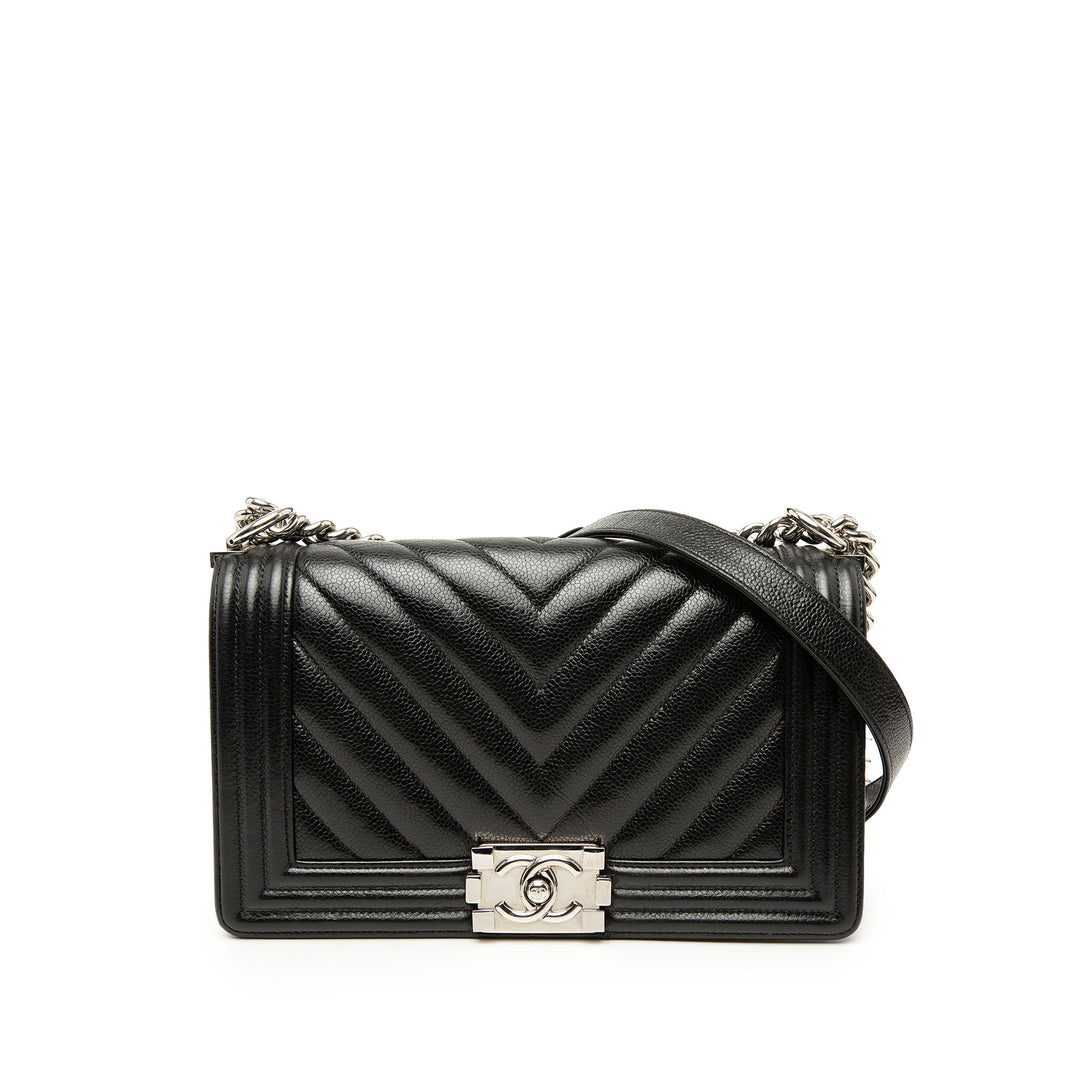 Chanel Old Medium Chevron Caviar Boy à rabat