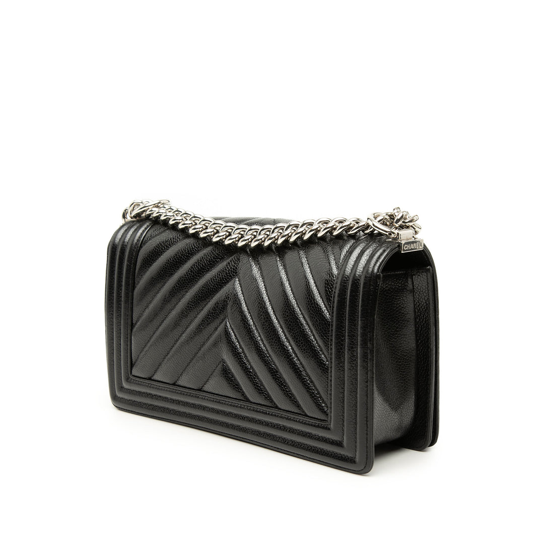 Chanel Old Medium Chevron Caviar Boy à rabat