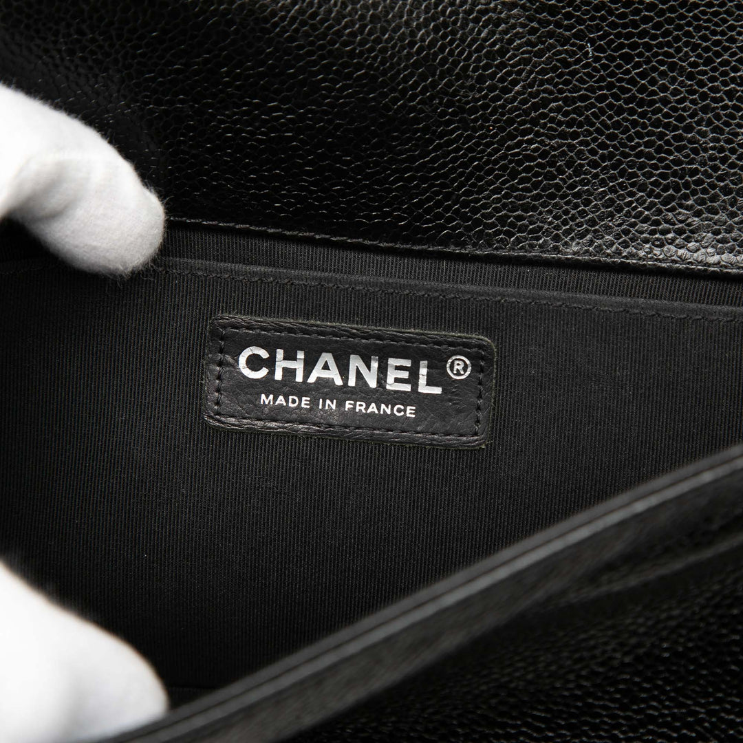 Chanel Old Medium Chevron Caviar Boy à rabat