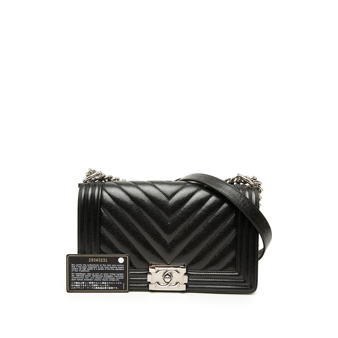 Chanel Old Medium Chevron Caviar Boy à rabat