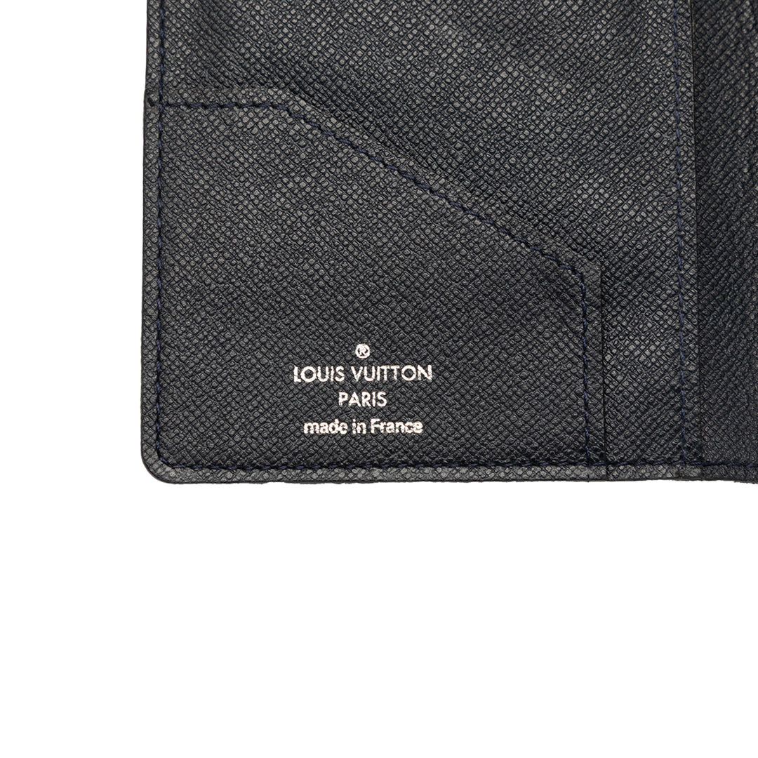 Louis Vuitton Taiga Brazza Portefeuille