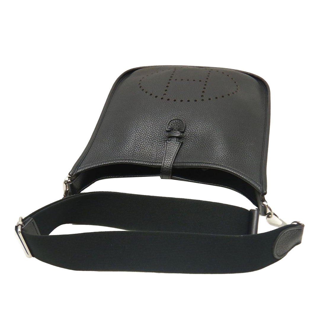 Evelyne III 29 Clémence Noir