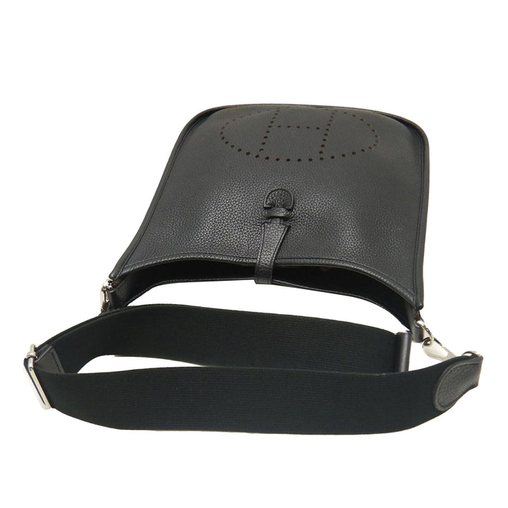 Evelyne III 29 Clémence Noir