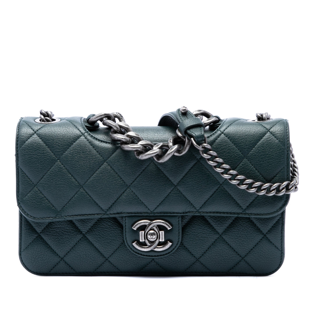 Chanel Medium Matelassé Cuir de chèvre Perfect Edge à rabat