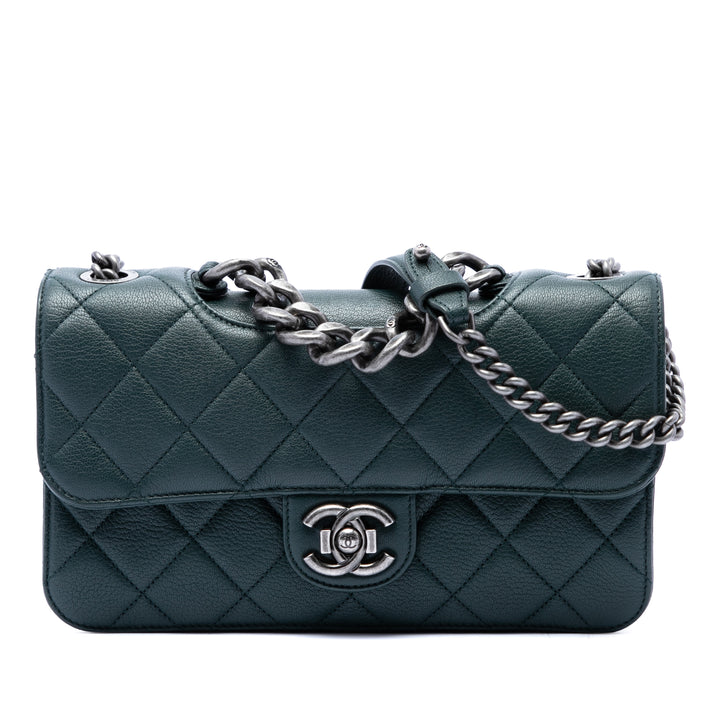 Chanel Medium Matelassé Cuir de chèvre Perfect Edge à rabat