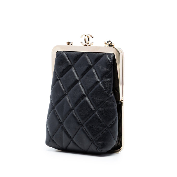 Chanel CC Matelassé Acrylic et Cuir d’agneau Evening Pochette avec chaîne