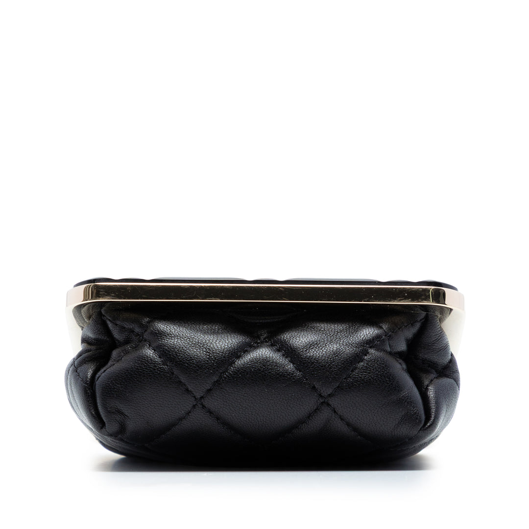 Chanel CC Matelassé Acrylic et Cuir d’agneau Evening Pochette avec chaîne