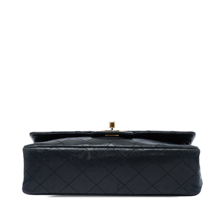 Chanel Sac porté épaule Classic Double rabat Petit Cuir d'agneau Noir – vue 3 – GABY PARIS
