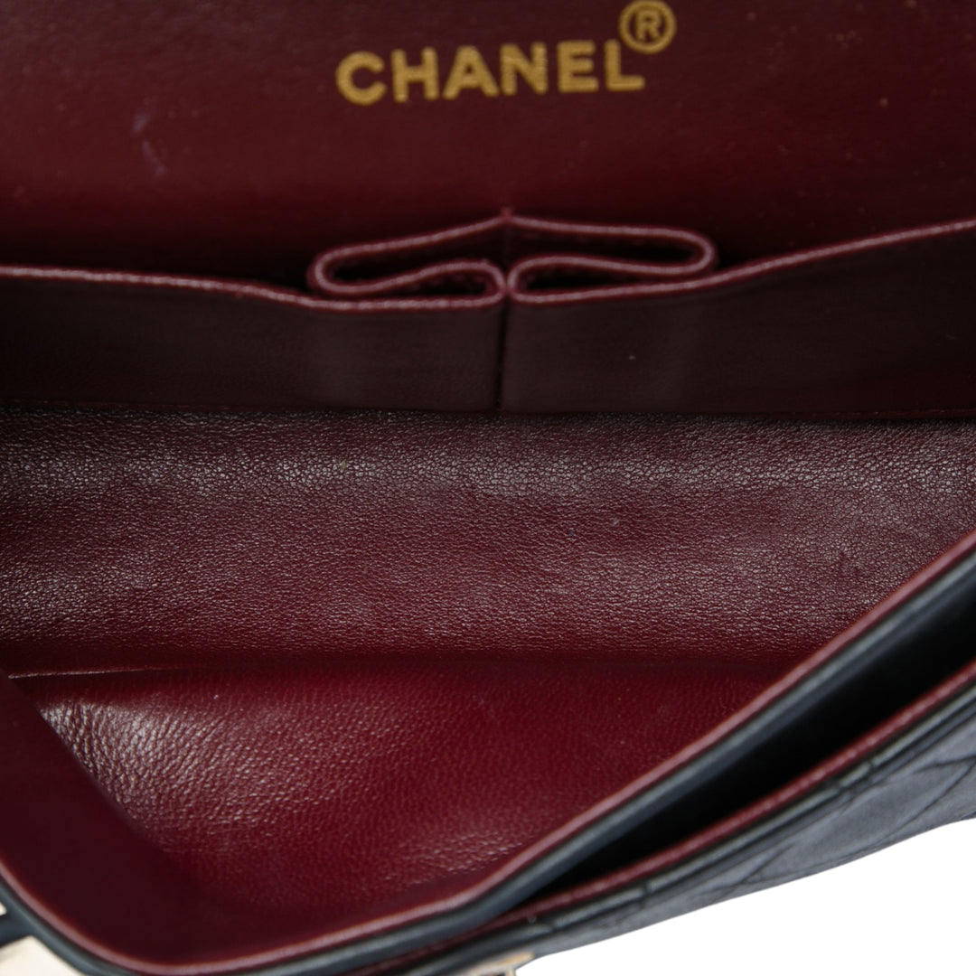 Chanel Sac porté épaule Classic Double rabat Petit Cuir d'agneau Noir – vue 4 – GABY PARIS