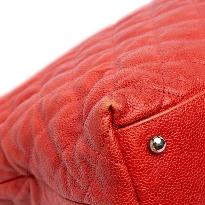 Quilted Caviar French Riviera Hobo Red - Gaby Paris