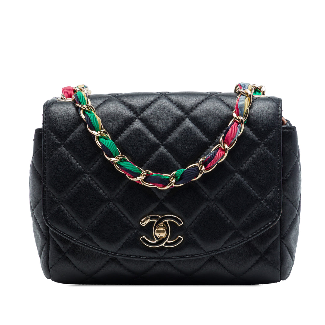 Chanel Small Matelassé Cuir d’agneau Cocovado Ribbon Chain à rabat