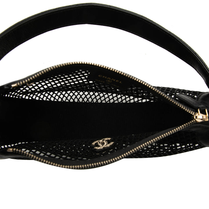 Chanel CC Mesh et Matelassé brillant Cuir d’agneau Chain Hobo