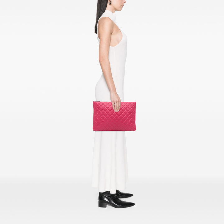 Chanel Large Matelassé Cuir d’agneau O Étui Pochette – GABY PARIS Authentique