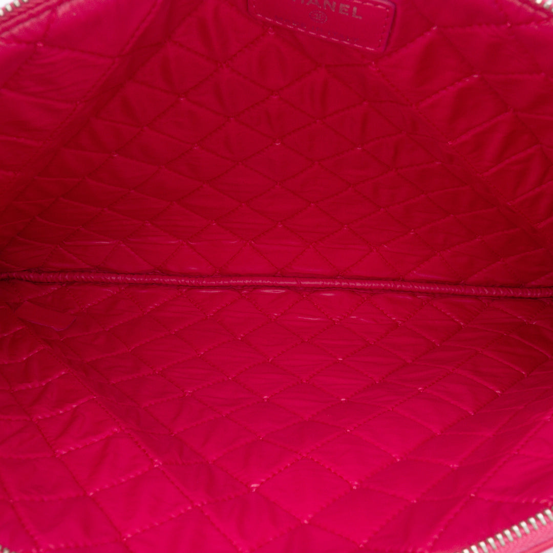 Chanel Large Matelassé Cuir d’agneau O Étui Pochette – GABY PARIS Authentique