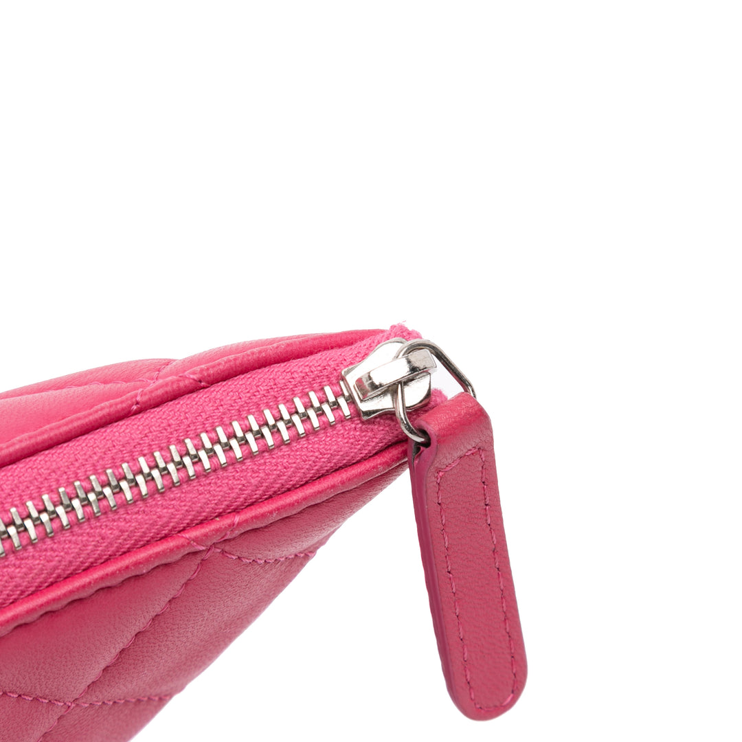 Chanel Large Matelassé Cuir d’agneau O Étui Pochette – GABY PARIS Authentique