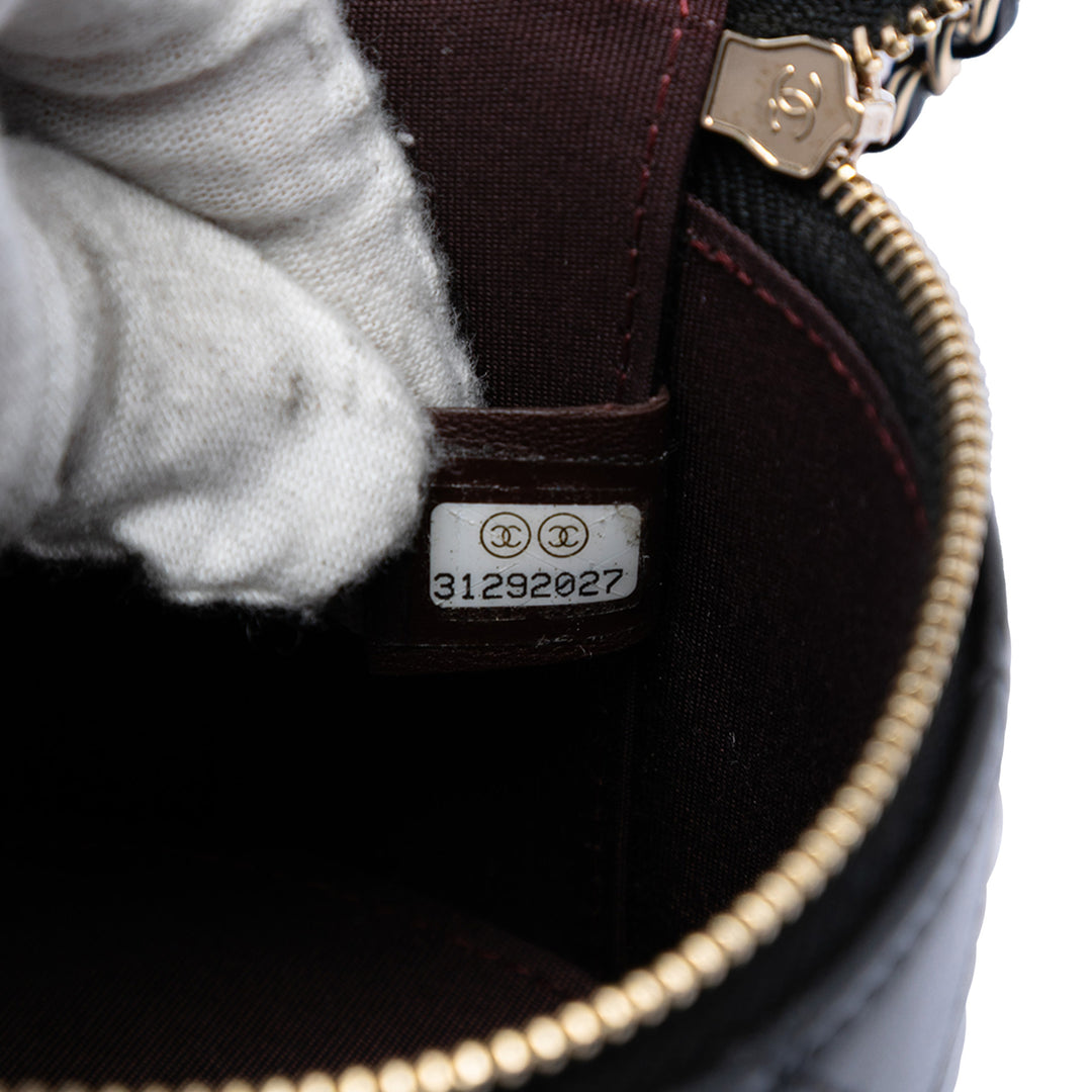 Chanel Matelassé Cuir d’agneau Chain et Charm Vanity