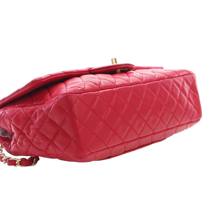 Chanel Medium Classic Cuir d’agneau Simple rabat