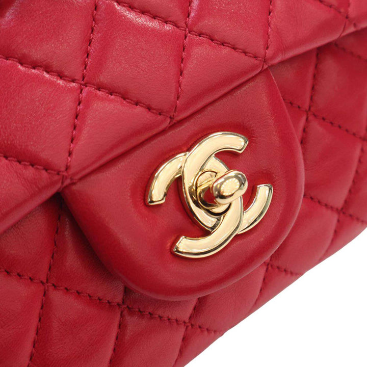 Chanel Medium Classic Cuir d’agneau Simple rabat