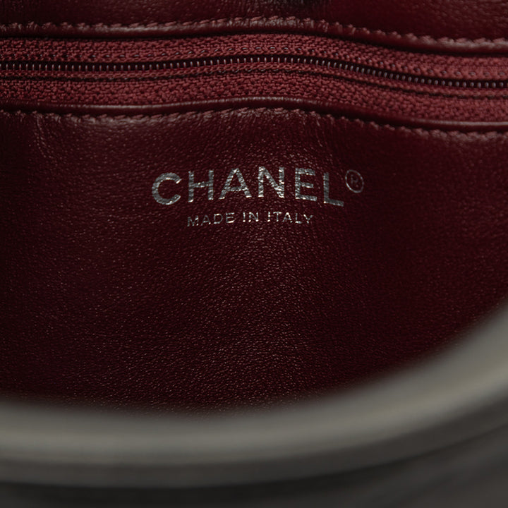 Chanel CC embossé Cuir de veau Propeller Sac caméra