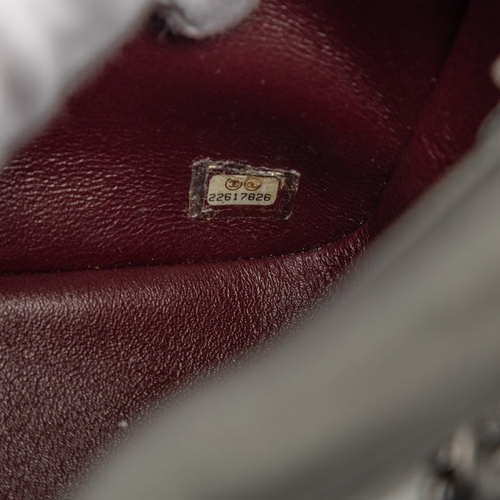 Chanel CC embossé Cuir de veau Propeller Sac caméra