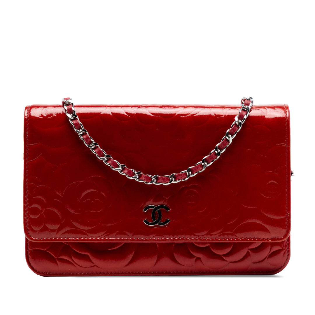 Chanel CC embossé Cuir verni Camellia Wallet on Chain