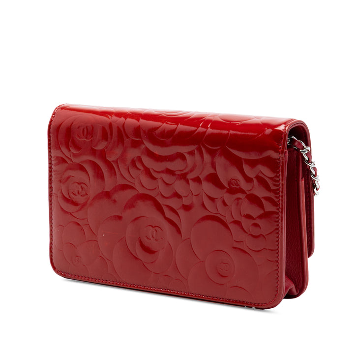 Chanel CC embossé Cuir verni Camellia Wallet on Chain