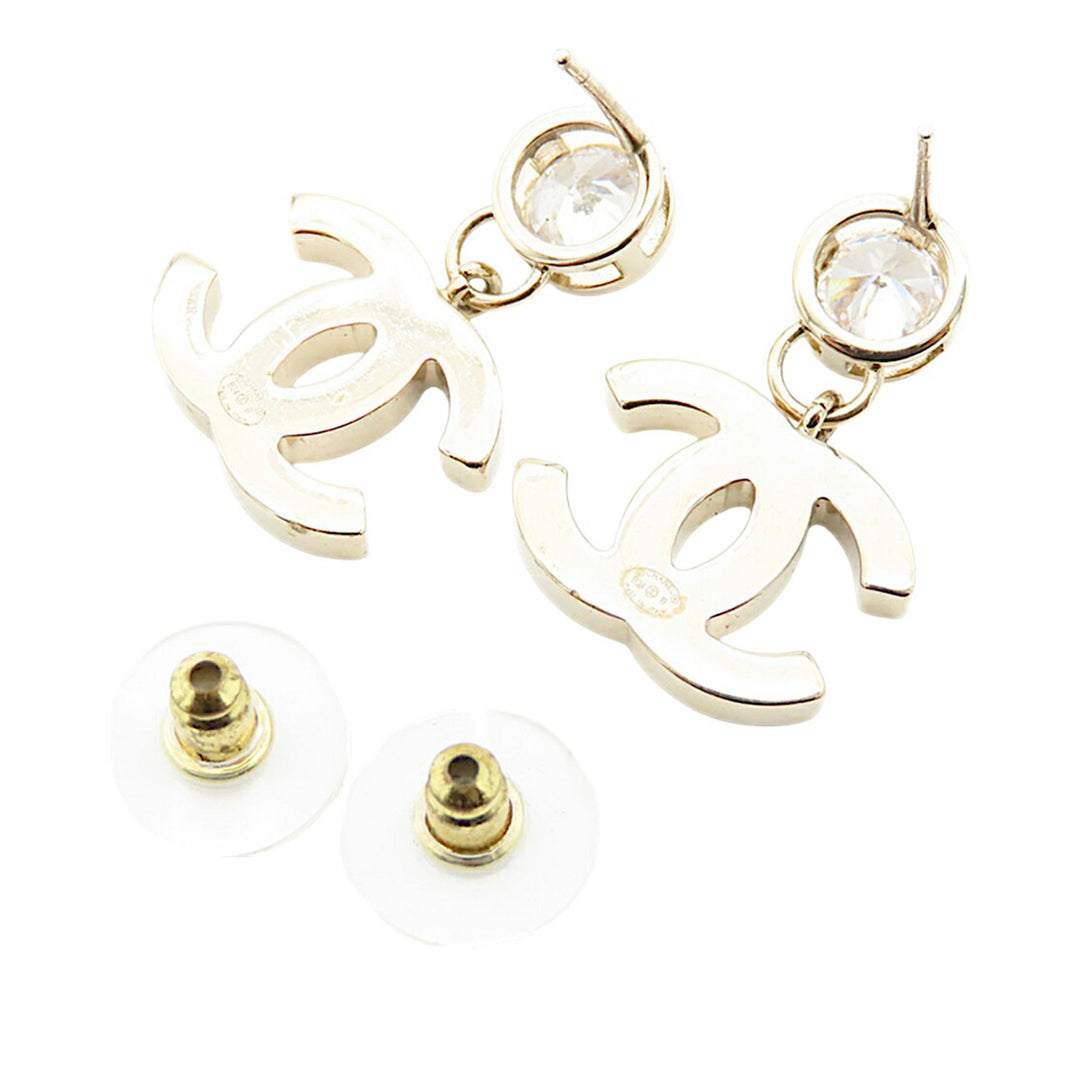 Chanel CC plaqué Rhinestone Heart fermoir poussette Boucles d’oreilles – GABY PARIS Authentique