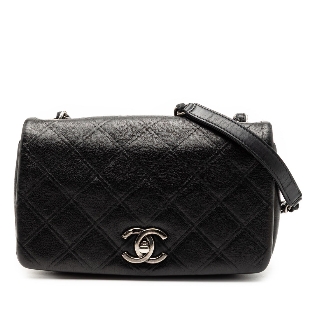 Chanel Small Diamond embossé Cuir de veau New Chic à rabat