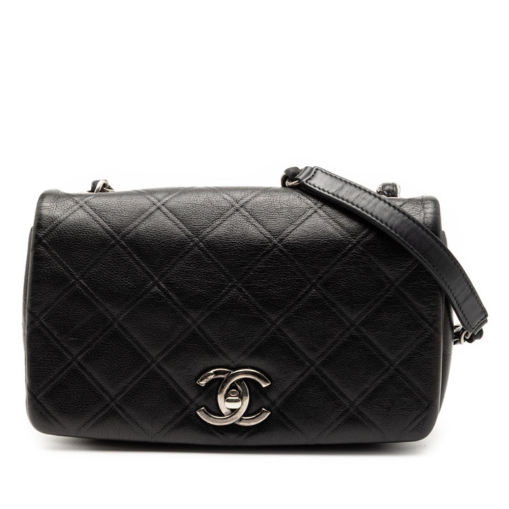 Chanel Small Diamond embossé Cuir de veau New Chic à rabat