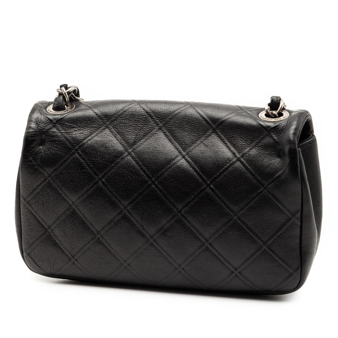 Chanel Small Diamond embossé Cuir de veau New Chic à rabat