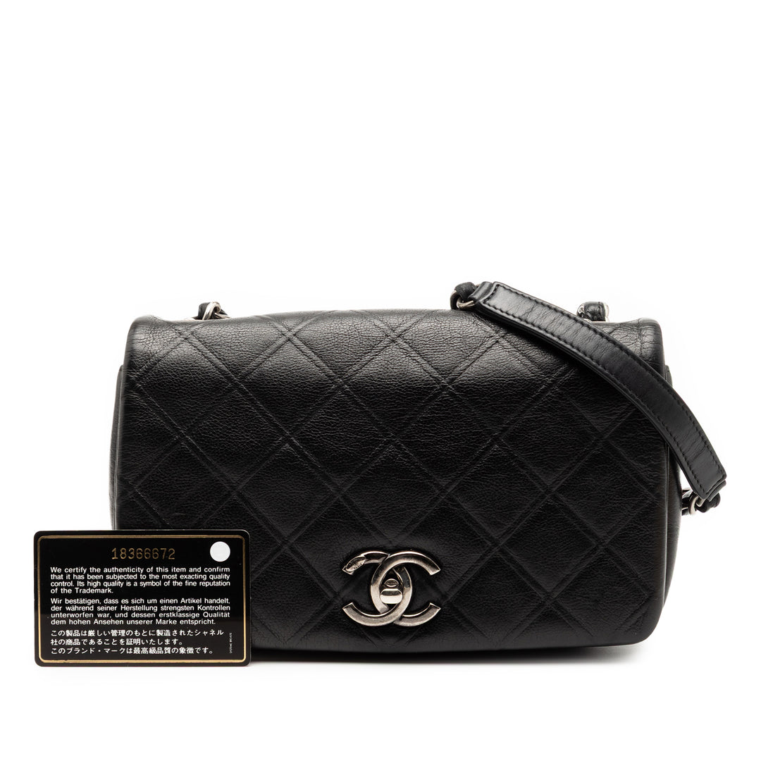 Chanel Small Diamond embossé Cuir de veau New Chic à rabat