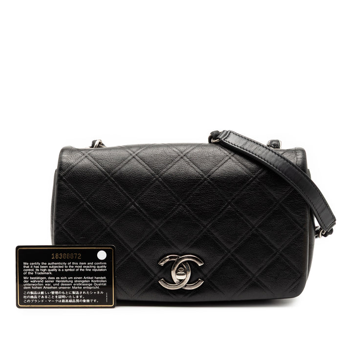 Chanel Small Diamond embossé Cuir de veau New Chic à rabat