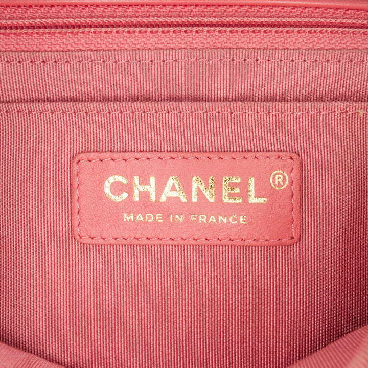 Chanel Medium Chevron Cuir d’agneau Statement Flap Rose – GABY PARIS Authentique