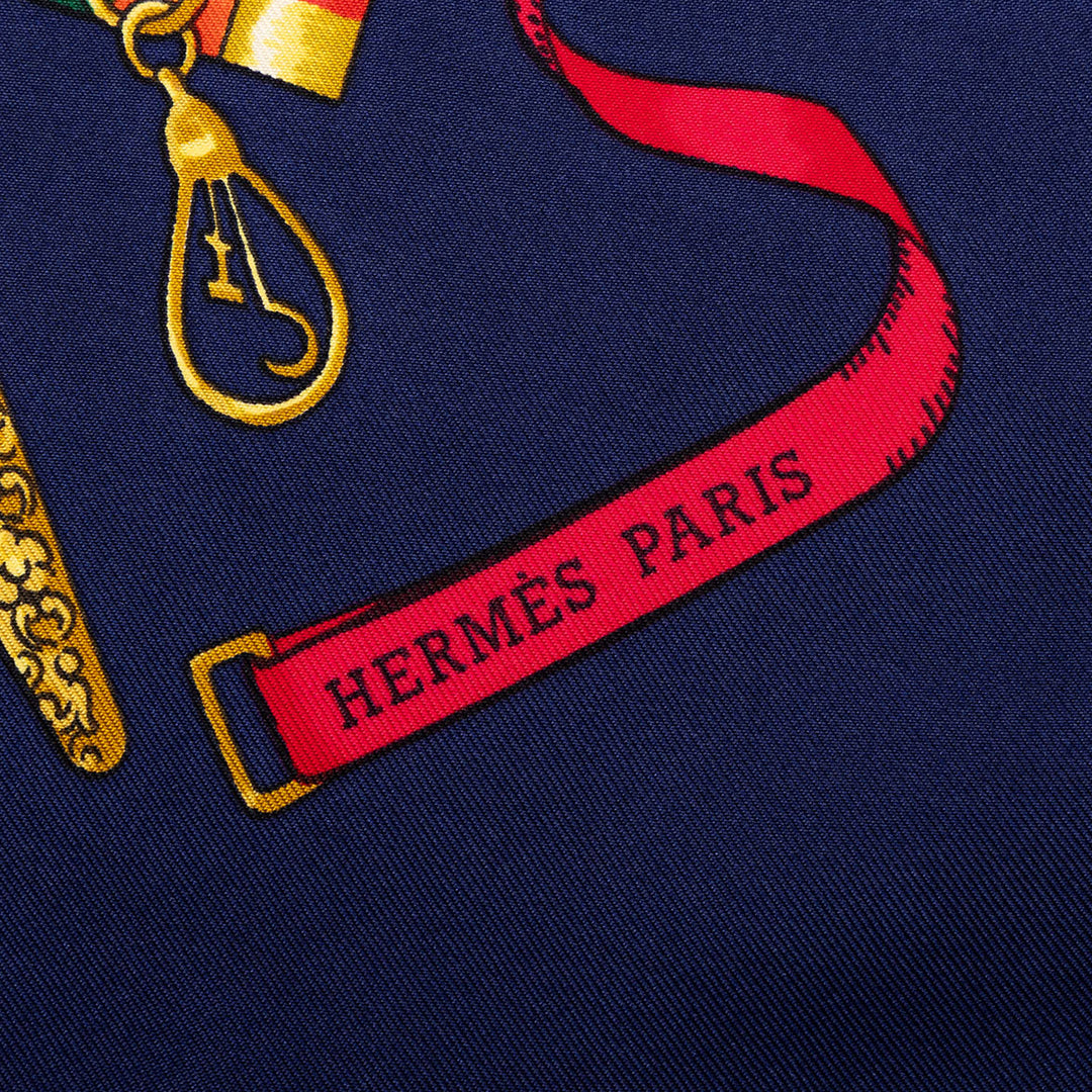 Hermès Carré Main 90 Petite Bleu – vue 5 – GABY PARIS