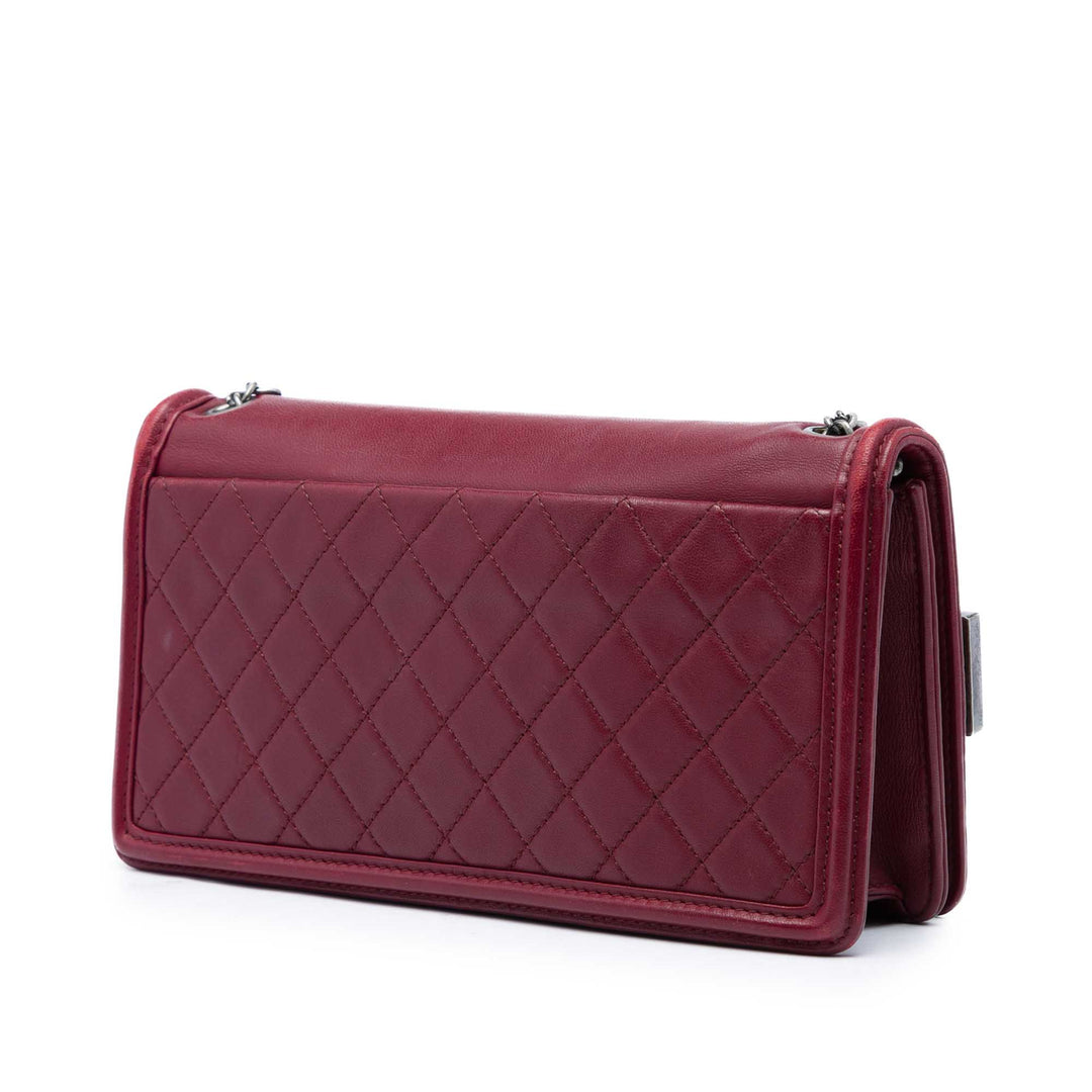 Chanel Acrylic Boy Brick Horizontal à rabat Cuir d'agneau Rouge