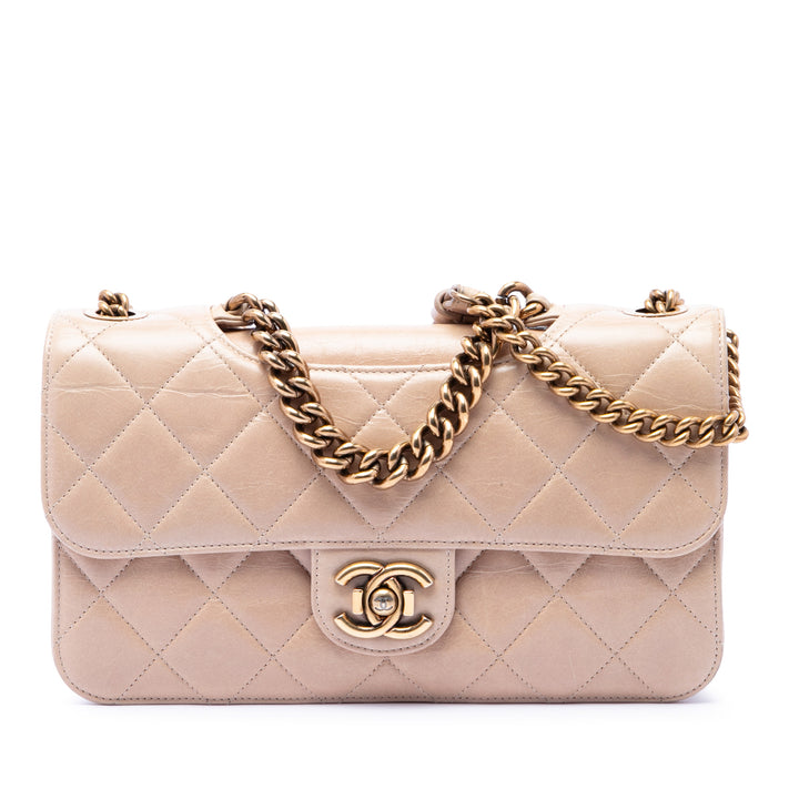 Chanel Medium Matelassé vieilli Cuir de veau Perfect Edge à rabat