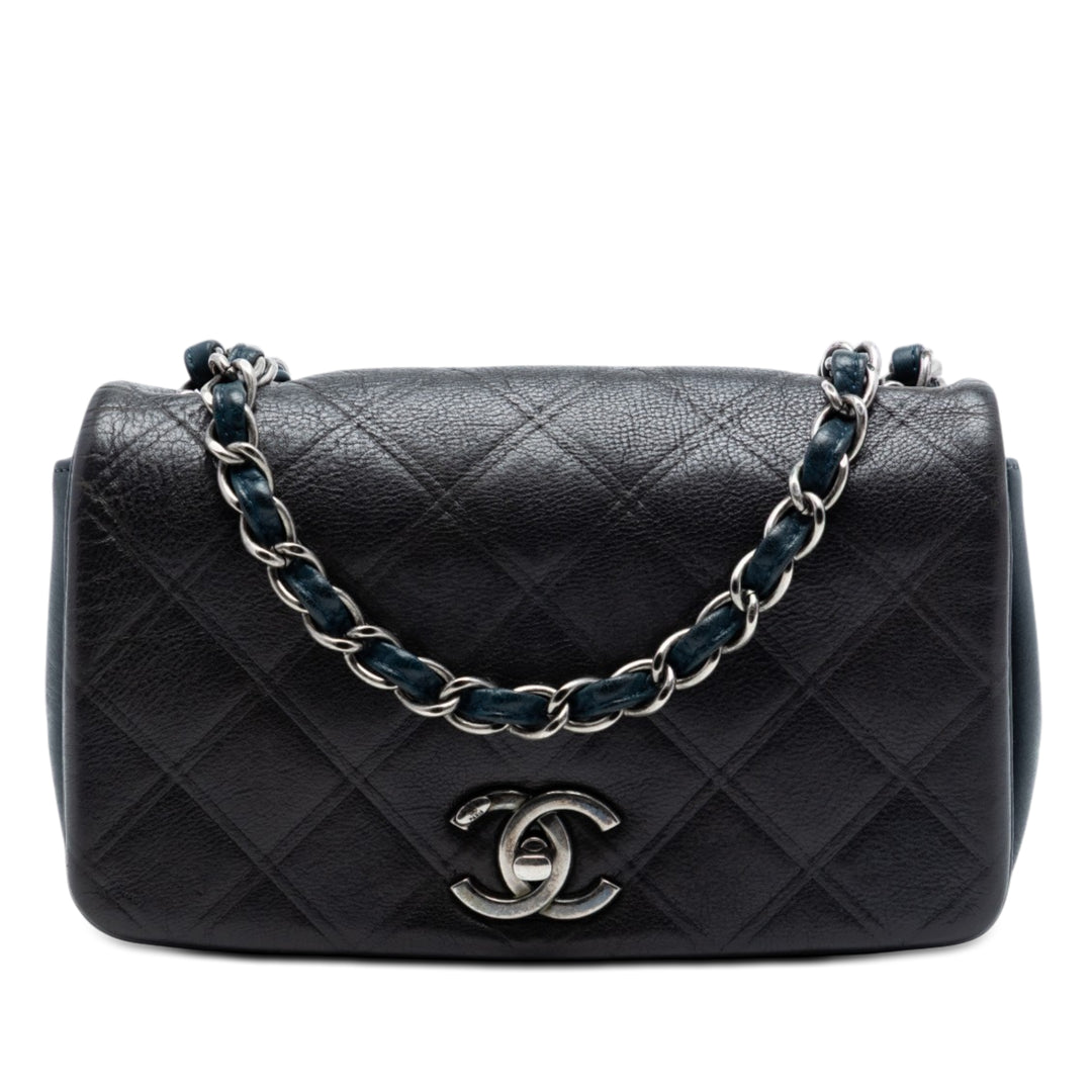 Chanel Small Diamond embossé Cuir de veau New Chic à rabat