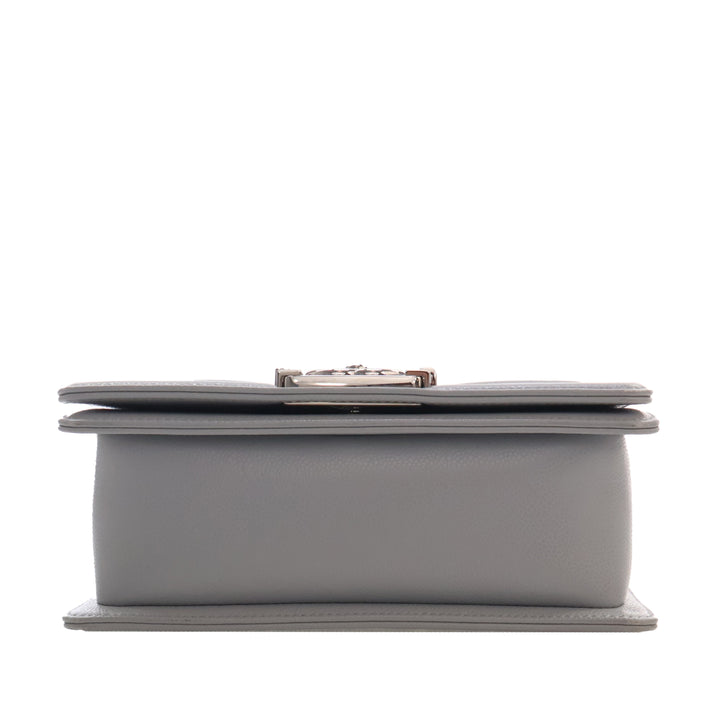 Matelassé Boy à rabat Petit Cuir caviar Gris