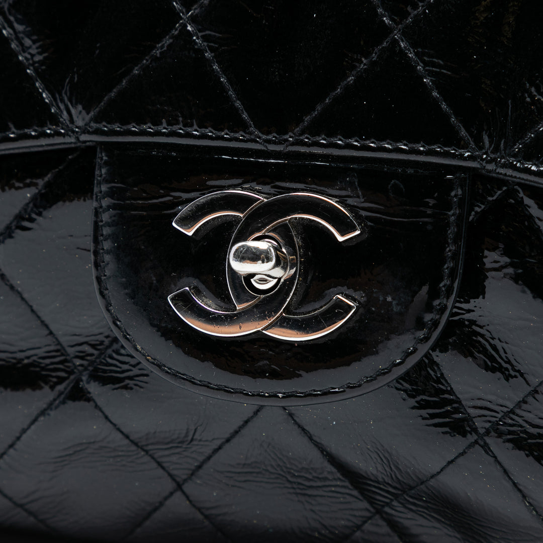 Chanel Jumbo Classic Crinkled Cuir verni Simple rabat Bleu