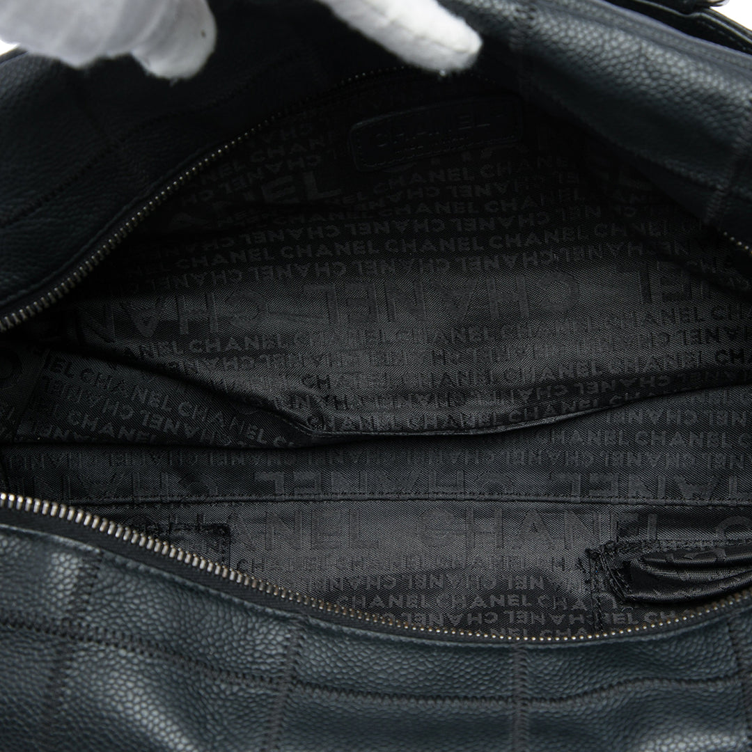 Chanel Chocolate Bar Sac Cuir caviar Noir