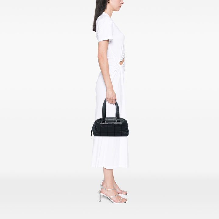 Chanel Chocolate Bar Sac Cuir caviar Noir