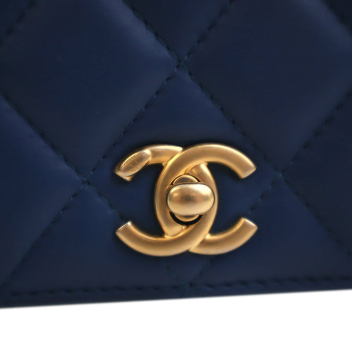 Chanel Small Matelassé Cuir de veau Everyday Chic à rabat