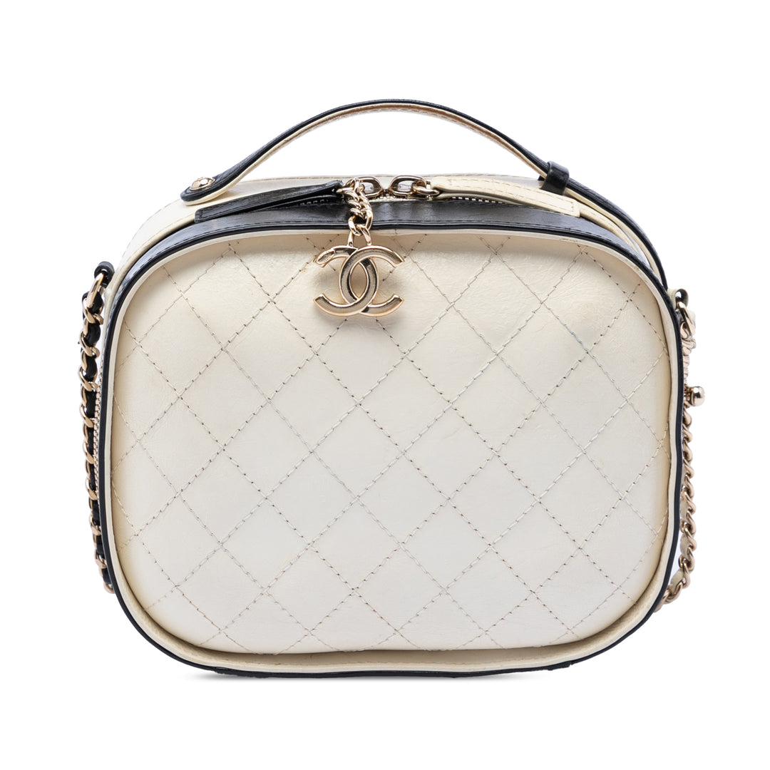 Chanel Small CC Crumpled Cuir de veau Vanity