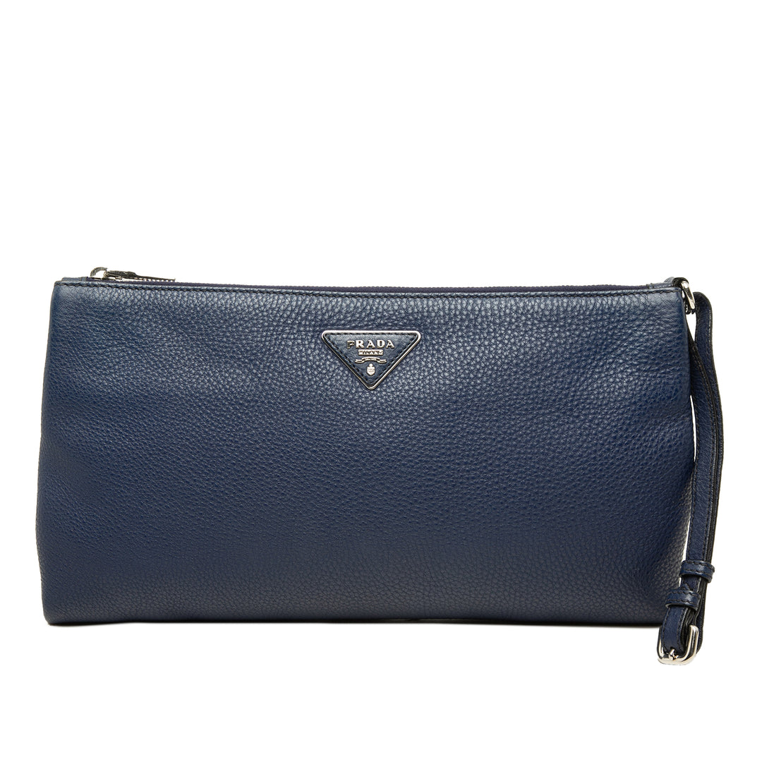 Prada Pochette Vitello Daino Bleu – vue principale – GABY PARIS