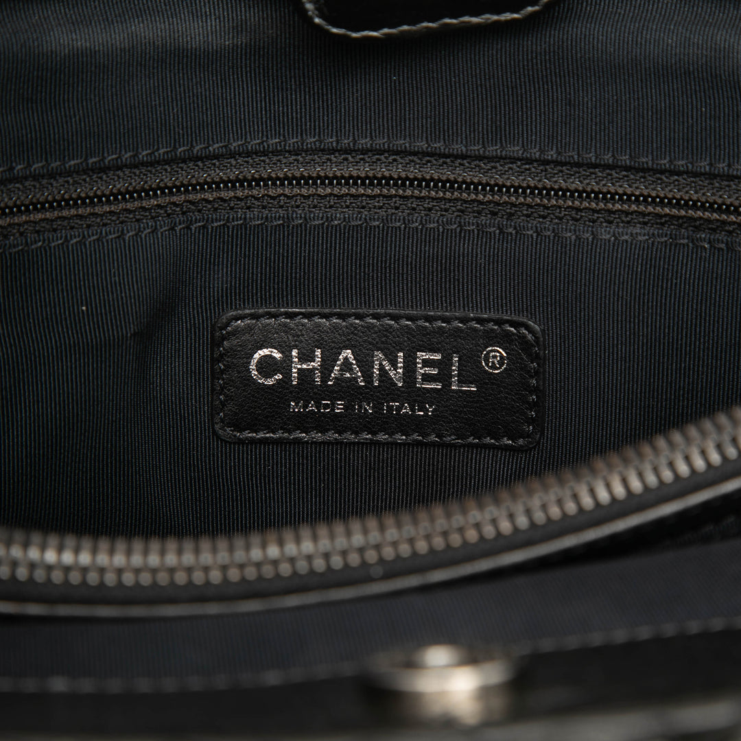 Chanel Matelassé Chaîne Me Cabas Petit Cuir de veau