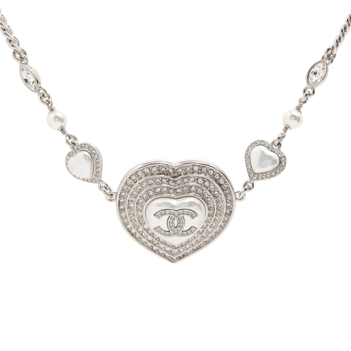 Chanel Argenté Plated CC Rhinestones Heart Pendant Collier Argenté