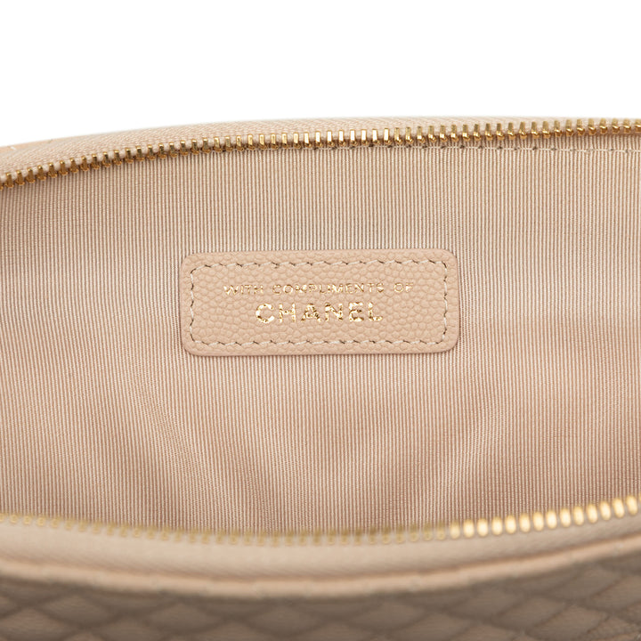 Chanel Pochette Chevron O Étui Grand Cuir caviar Beige – vue 6 – GABY PARIS