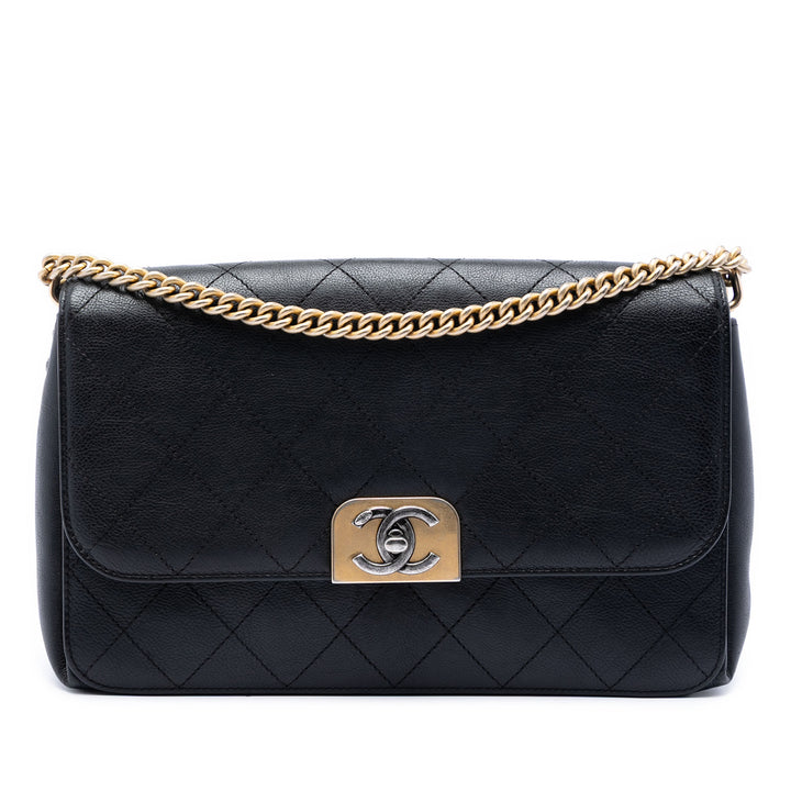 Chanel Matelassé Straight Lined à rabat Moyen Cuir de veau