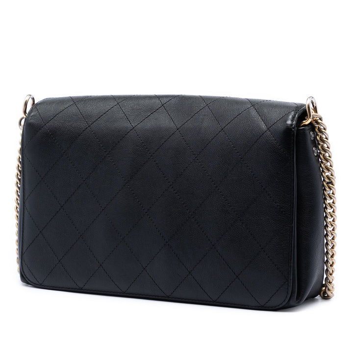 Chanel Matelassé Straight Lined à rabat Moyen Cuir de veau